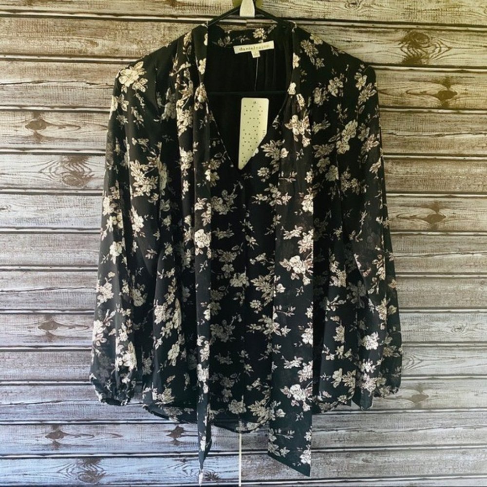 NWT Daniel Rainn Floral Print Blouse Size S